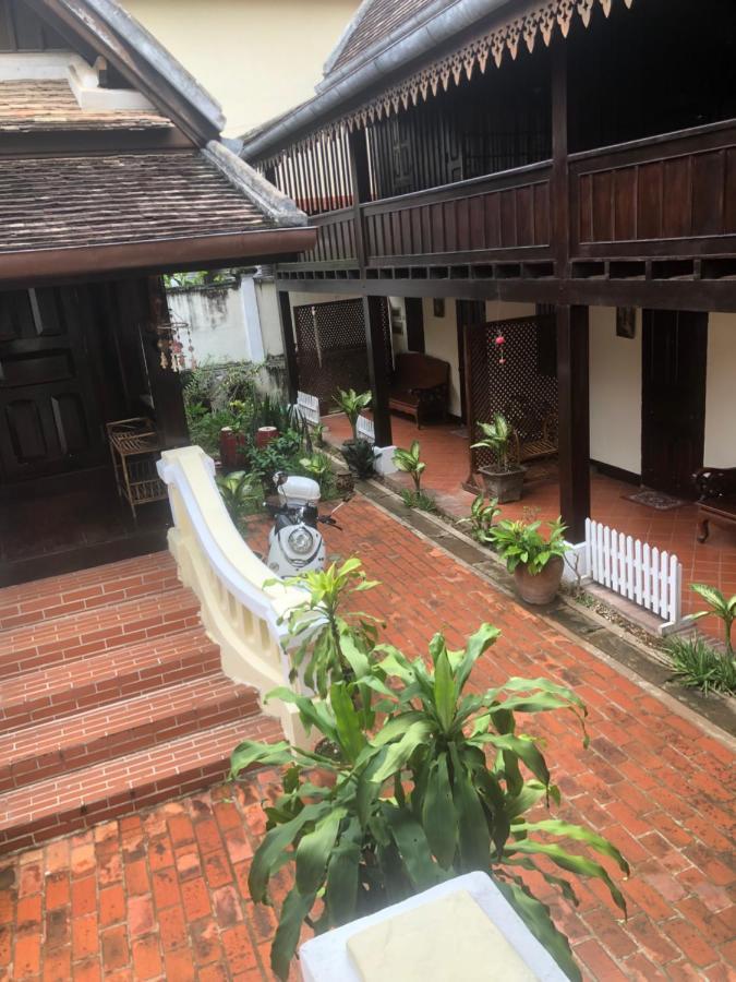 Villa Phathana Boutique Hotel Луанг Прабанг Екстериор снимка